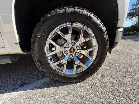 Used 2020 Chevrolet Silverado 1500 LT w/ LT Value Package image 12