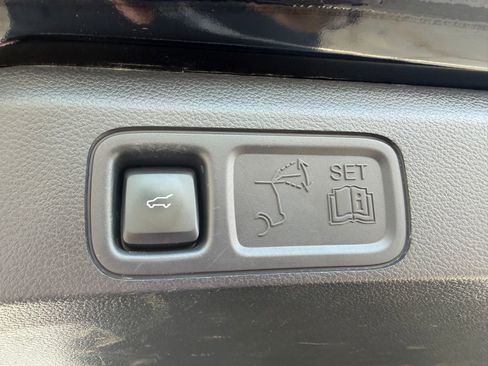 Used 2024 Ford Expedition XLT AWD/4WD image 13