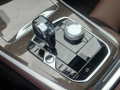 Used 2023 BMW X5 xDrive40i w/ Executive Package image 8