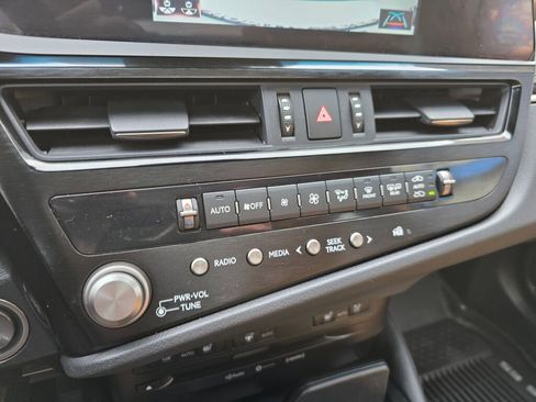 Used 2022 Lexus ES 250 w/ Premium Package image 26