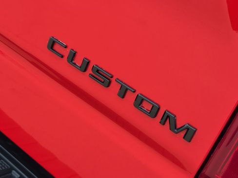 Used 2025 Chevrolet Silverado 1500 Custom Trail Boss w/ LPO, Dark Essentials Package AWD/4WD image 11