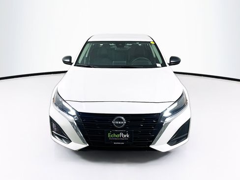 Used 2025 Nissan Altima 2.5 SV image 2