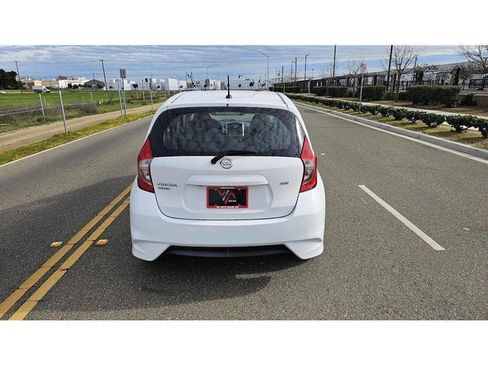 Used 2017 Nissan Versa Note SV image 6