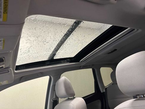 Used 2015 Subaru Forester 2.5i Premium w/ All-Weather Package image 19