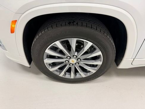 Certified 2023 Chevrolet Traverse Premier image 21
