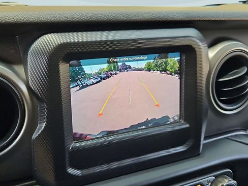 Used 2023 Jeep Wrangler Unlimited w/ Convenience Group AWD/4WD image 19