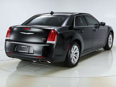 Used 2021 Chrysler 300 Touring L w/ Popular Equipment Group RWD image 12