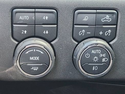 Used 2022 Chevrolet Silverado 1500 High Country w/ High Country Premium Package AWD/4WD image 20