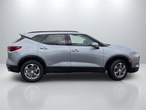Used 2023 Chevrolet Blazer LT image 3