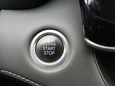 Used 2024 Toyota Highlander LE FWD image 17