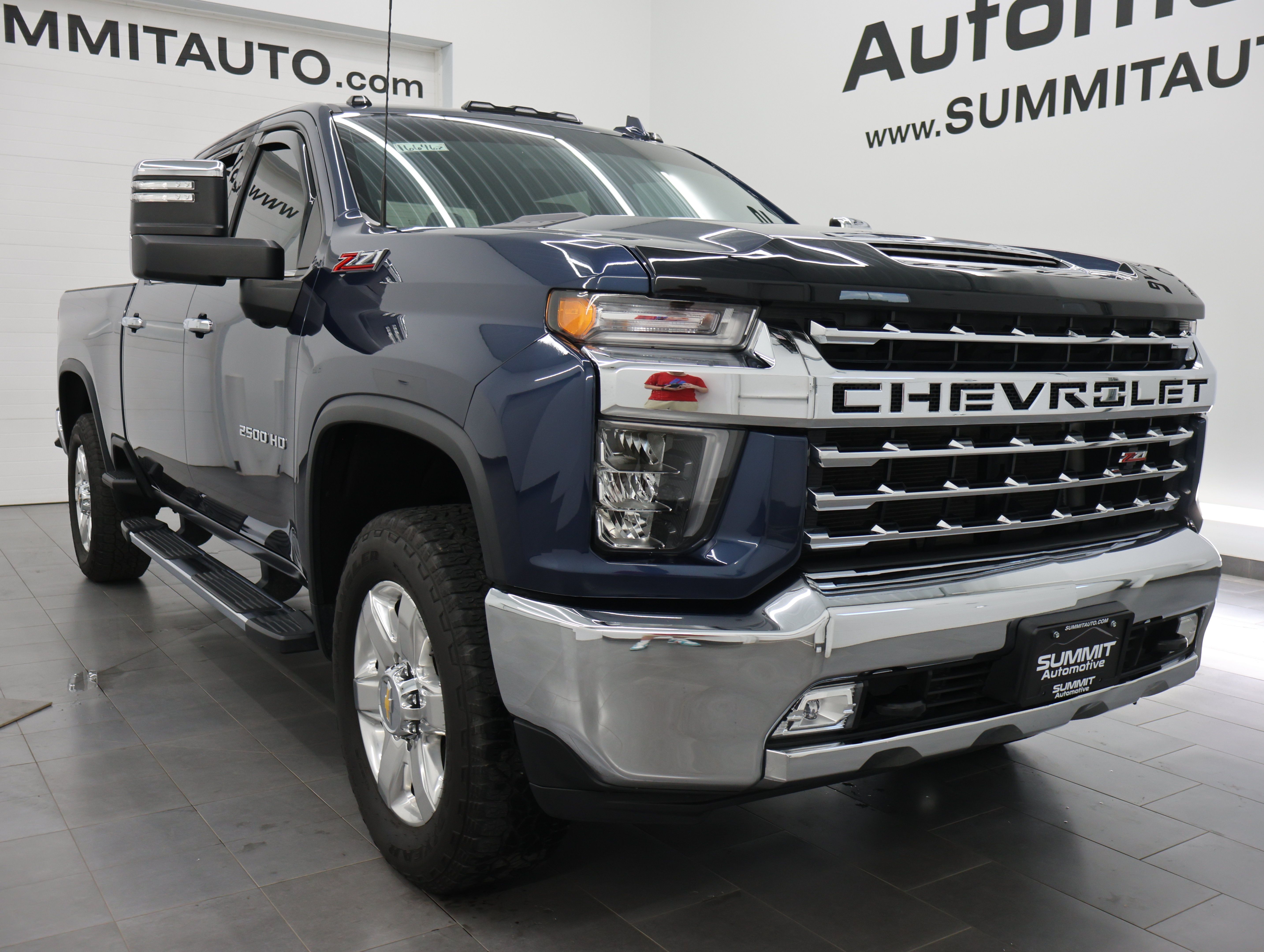 Used 2023 Chevrolet Silverado 2500 LTZ w/ Gooseneck/5TH Wheel Package AWD/4WD image 2