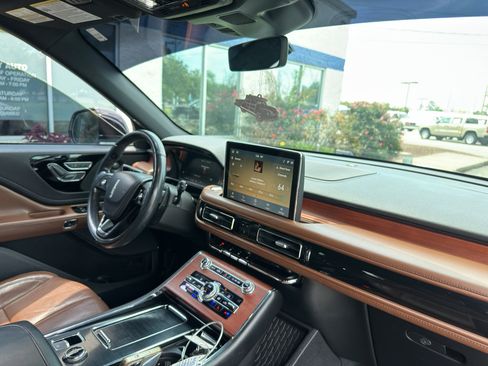 Used 2020 Lincoln Aviator Reserve w/ Equipment Group 201A AWD/4WD image 10