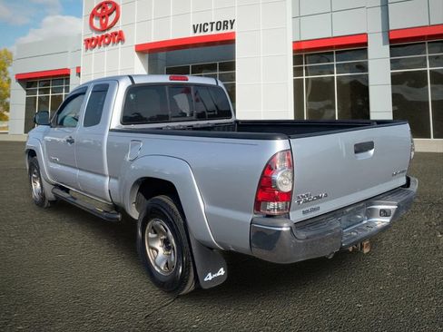 Used 2013 Toyota Tacoma 4x4 Access Cab V6 w/ SR5 Pkg image 5