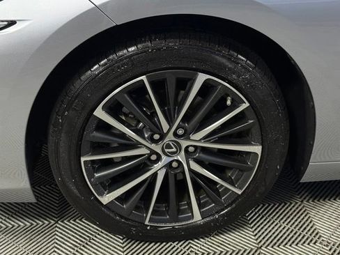 Used 2025 Lexus ES 350 w/ Premium Package FWD image 15
