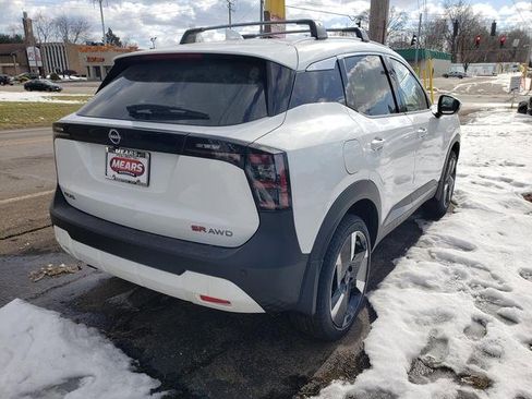 New 2025 Nissan Kicks SR w/ Illumination Package image 7