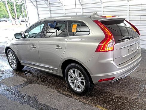 Used 2016 Volvo XC60 T5 Premier w/ Proximity Package FWD image 4