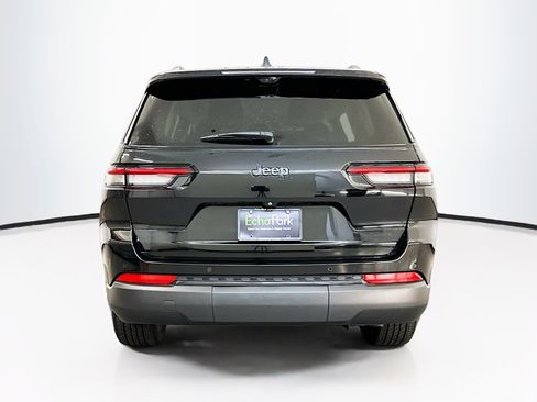 Used 2023 Jeep Grand Cherokee L Limited w/ Luxury Tech Group II image 7