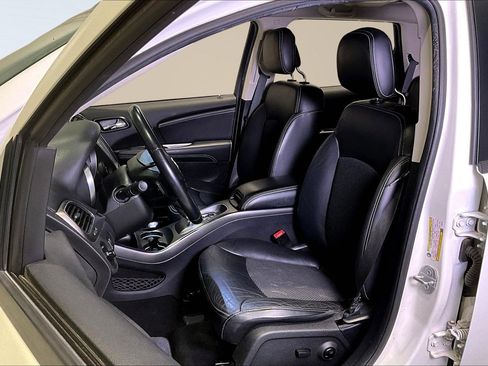 Used 2018 Dodge Journey Crossroad w/ Driver Convenience Group image 20