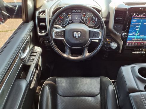 Used 2019 RAM 1500 Laramie AWD/4WD image 14