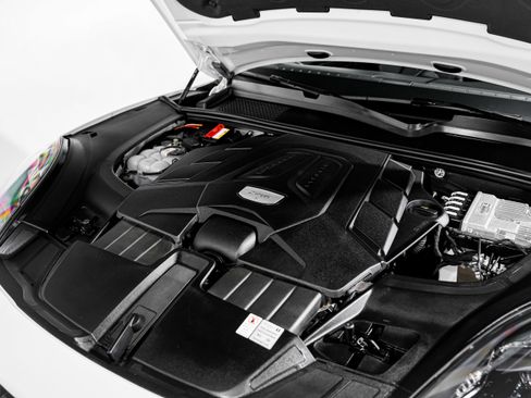 Used 2020 Porsche Cayenne S image 48