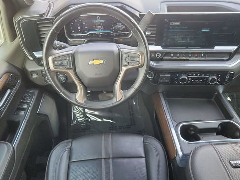 Used 2024 Chevrolet Silverado 2500 High Country w/ Technology Package AWD/4WD image 11