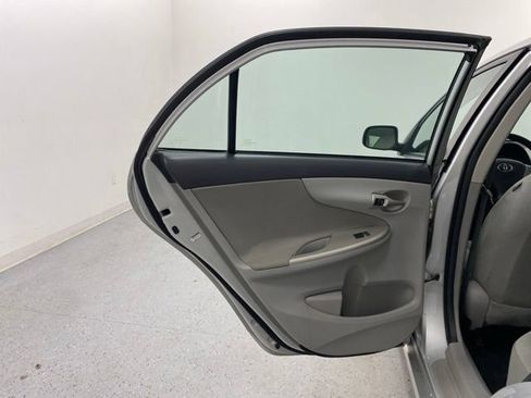 Used 2013 Toyota Corolla LE w/ Premium Pkg FWD image 25