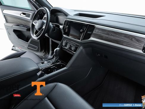 Used 2023 Volkswagen Atlas Cross Sport SE w/ Panoramic Sunroof Package FWD image 32