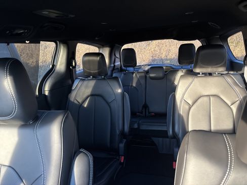 New 2026 Chrysler Pacifica Select image 35