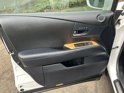 Used 2015 Lexus RX 450h AWD image 9