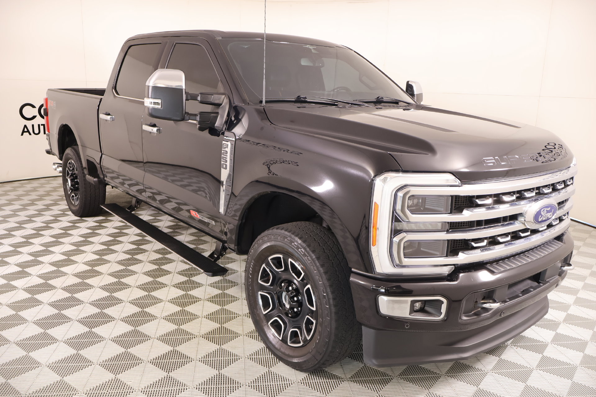 Used 2023 Ford F250 Platinum AWD/4WD image 1