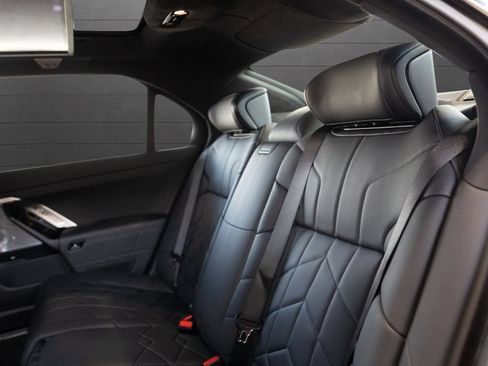 Used 2024 BMW i7 M70 AWD/4WD image 58