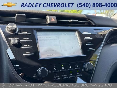 Used 2019 Toyota Camry LE image 14