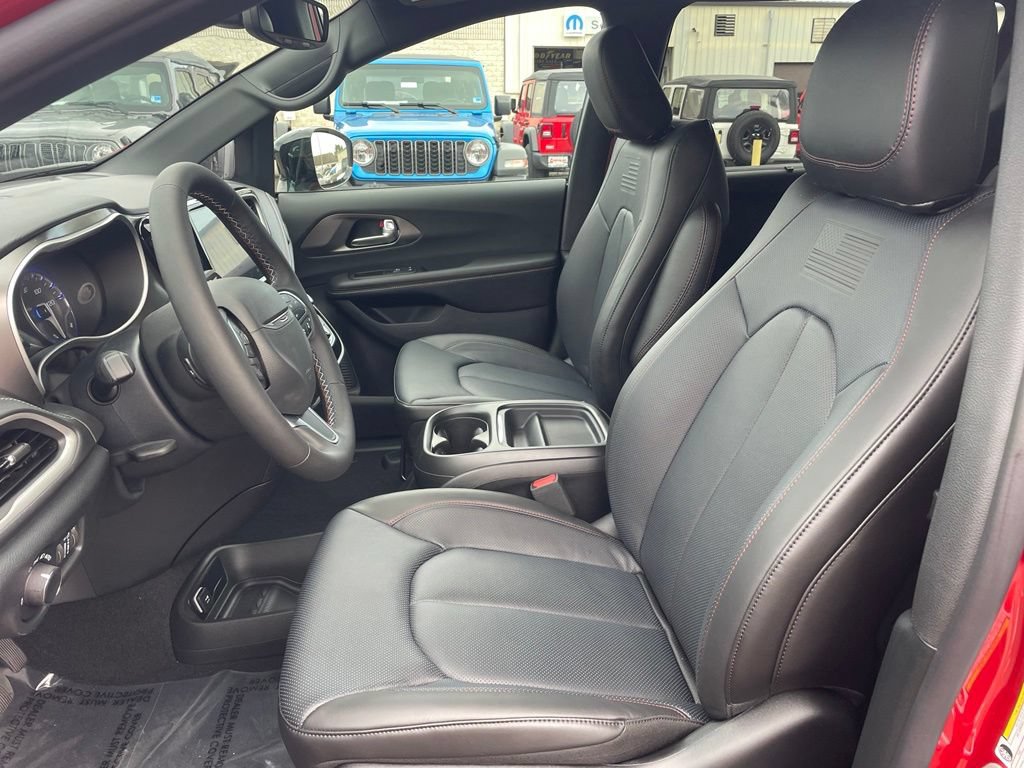 New 2027 Chrysler Pacifica Select FWD image 2