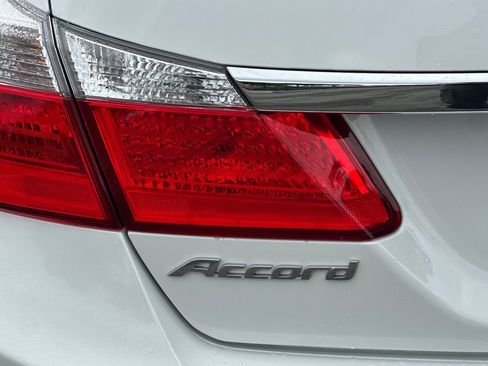 Used 2015 Honda Accord EX image 37
