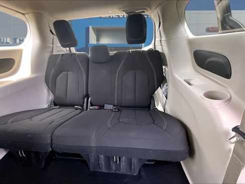 Used 2023 Chrysler Voyager LX FWD image 26