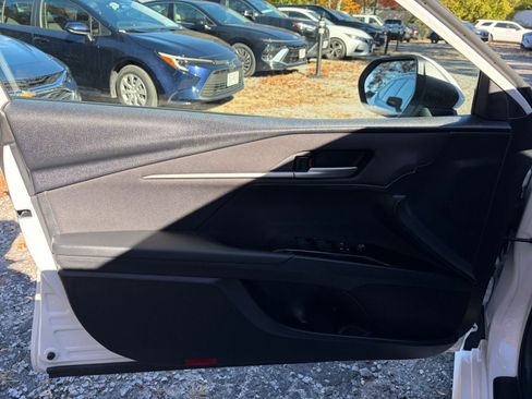 Used 2025 Toyota Camry LE image 20