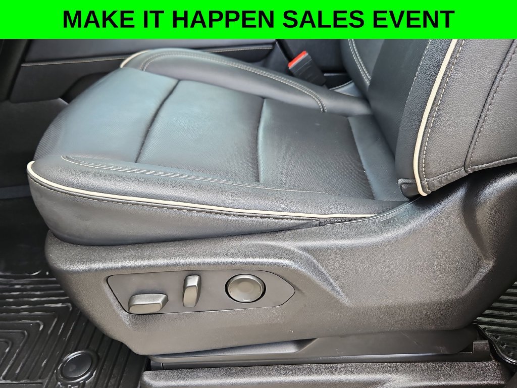 Used 2024 GMC Yukon SLT w/ SLT Luxury Package AWD/4WD image 14