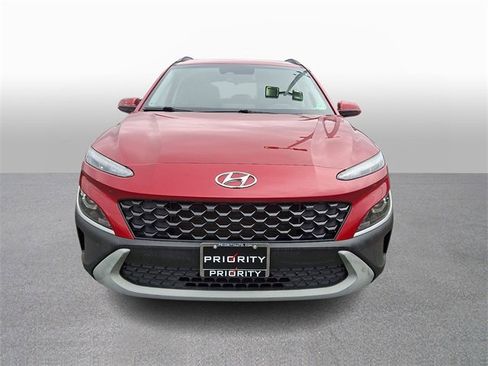 Used 2022 Hyundai Kona SEL w/ Convenience Package image 2