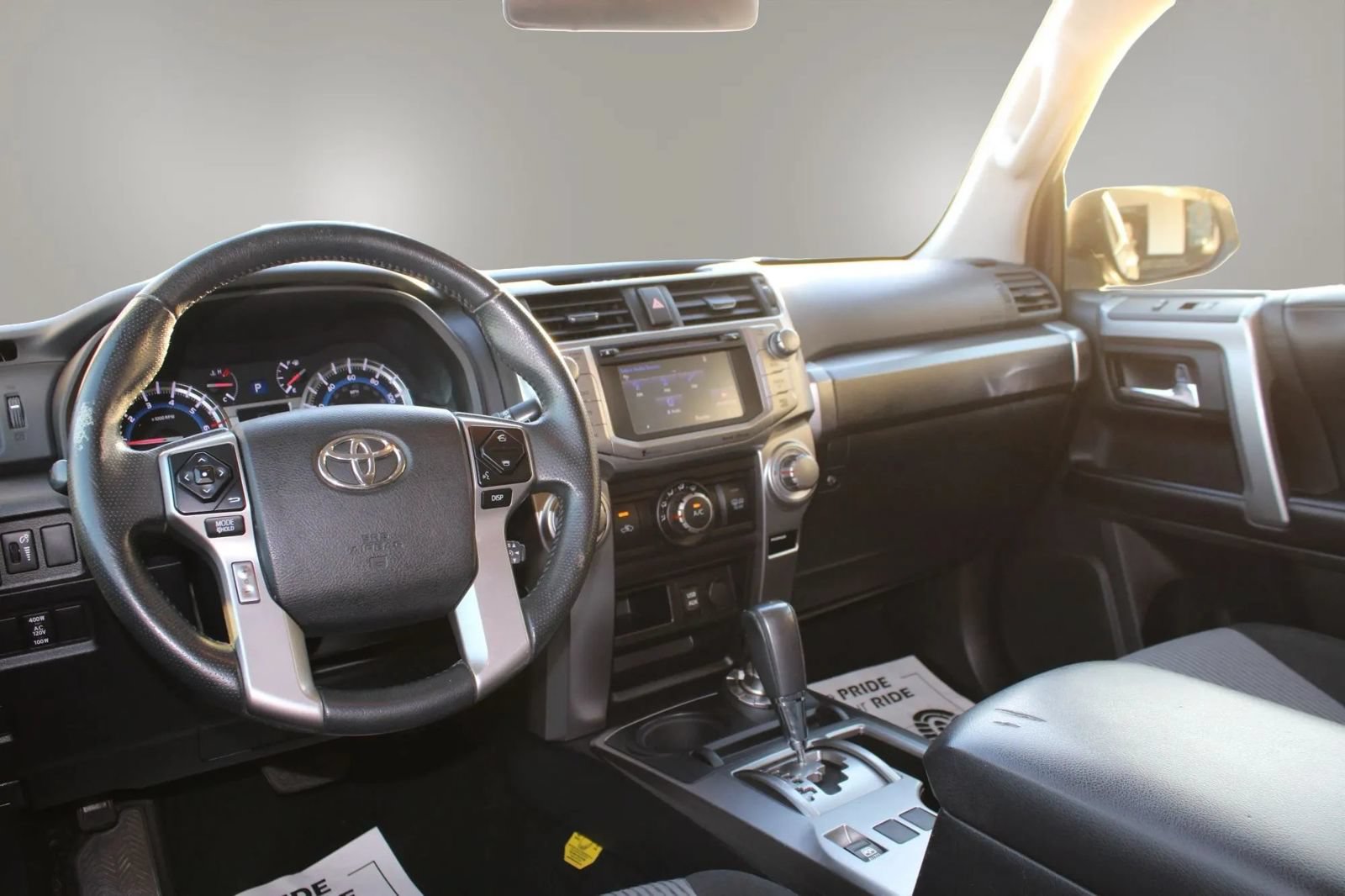 Used 2016 Toyota 4Runner SR5 AWD/4WD image 17