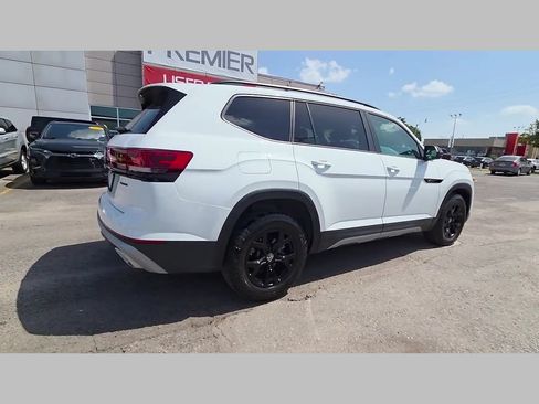 Used 2024 Volkswagen Atlas Peak Edition SE AWD/4WD image 42