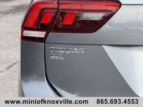 Used 2018 Volkswagen Tiguan SEL Premium image 36