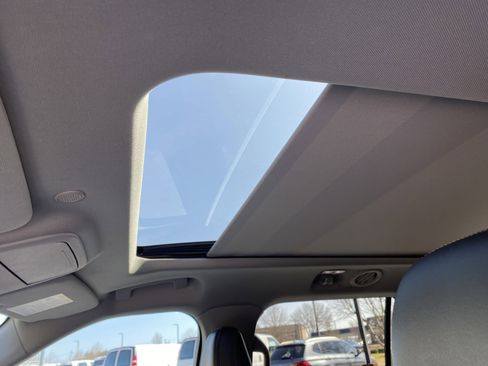 Used 2023 Ford Explorer XLT w/ Equipment Group 202A image 33