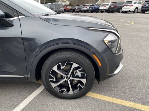 Used 2023 Kia Sportage EX image 8