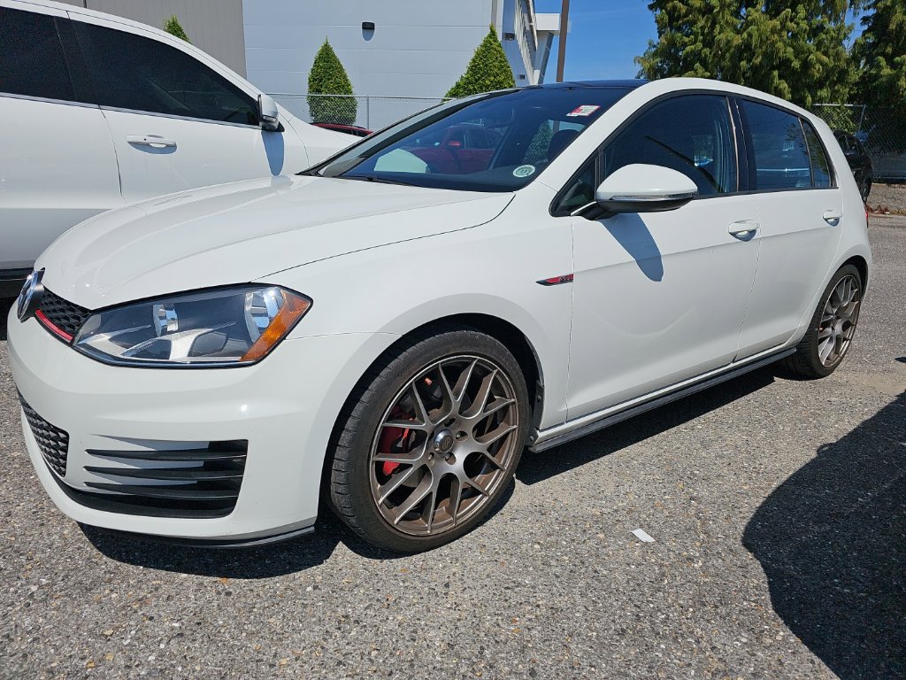 Used 2016 Volkswagen GTI SE FWD image 1