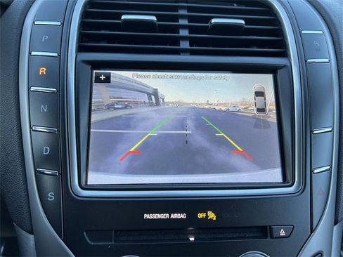 Used 2019 Lincoln Nautilus FWD image 15