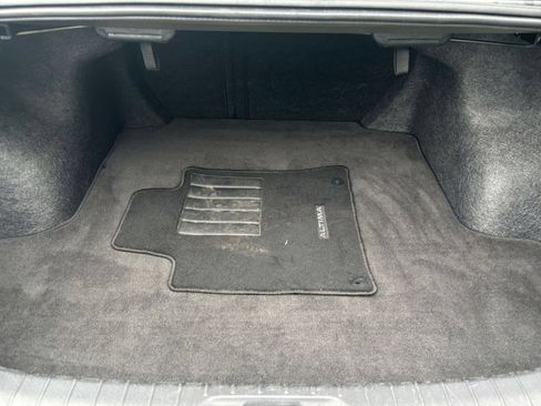Used 2025 Nissan Altima 2.5 SV FWD image 25