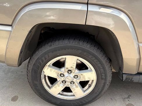 Used 2006 Jeep Commander 2WD image 28