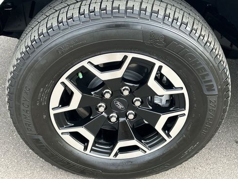 Used 2023 Ford F150 Lightning XLT image 33