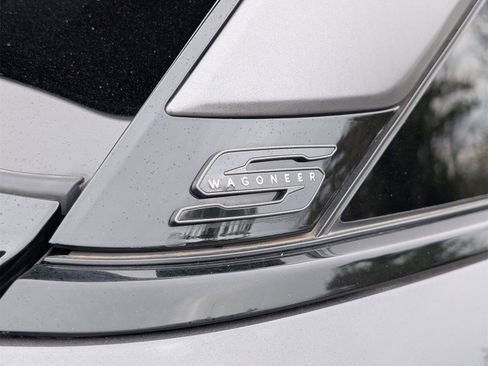 Used 2024 Jeep Wagoneer Launch Edition image 5