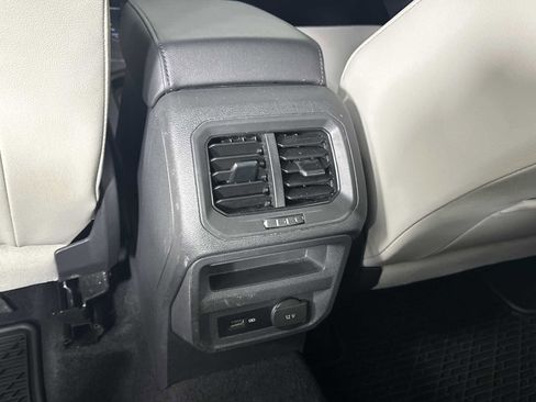 Used 2019 Volkswagen Tiguan SE w/ Panoramic Sunroof Package FWD image 24